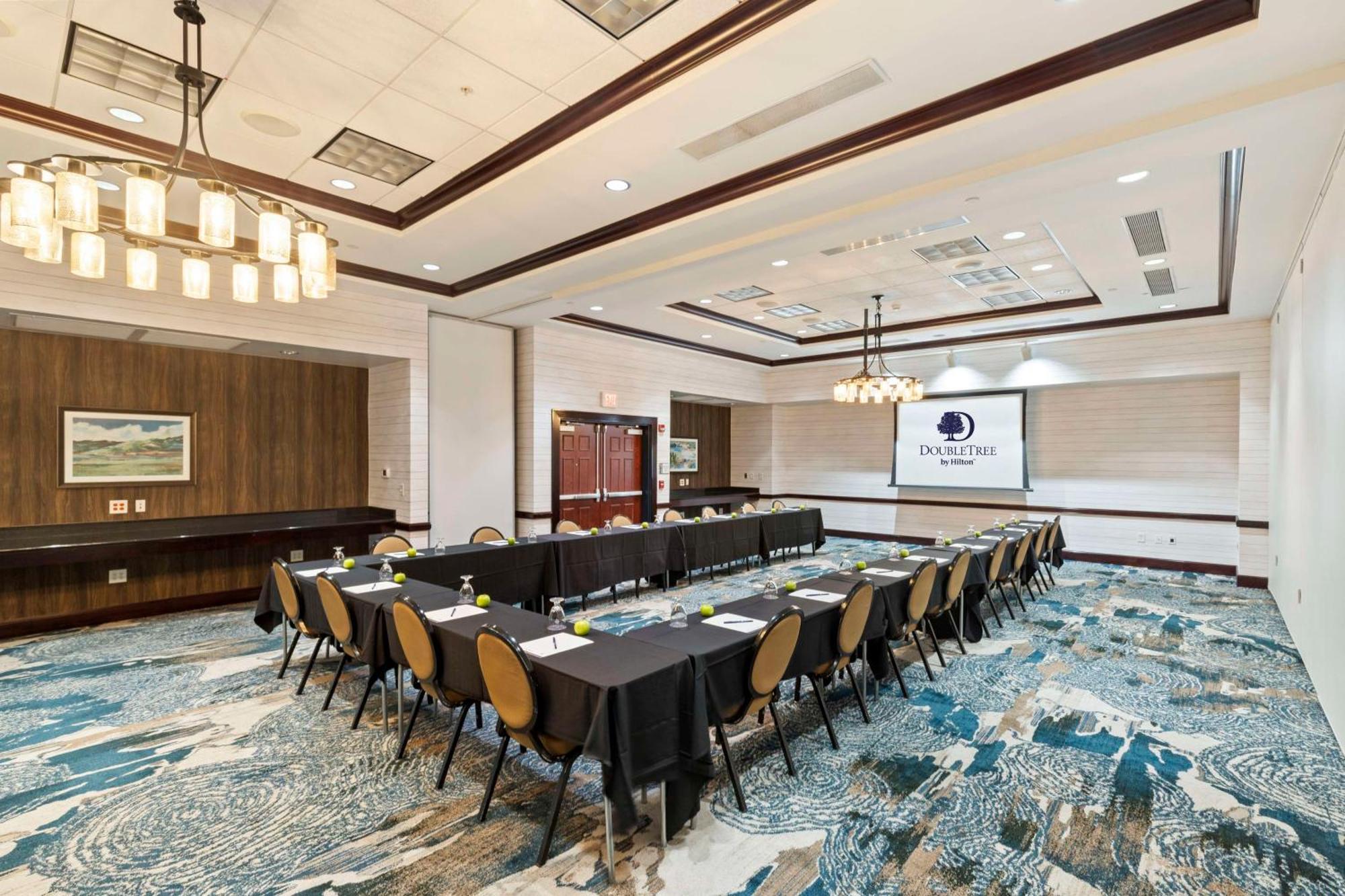 Doubletree By Hilton Front Royal Blue Ridge Shadows Hotel Ngoại thất bức ảnh